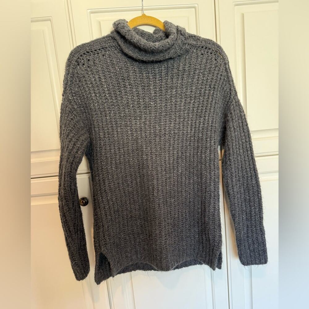 Abercrombie & Fitch Women's Gray Turtleneck Sweater Size Small Knit Cozy Comfy